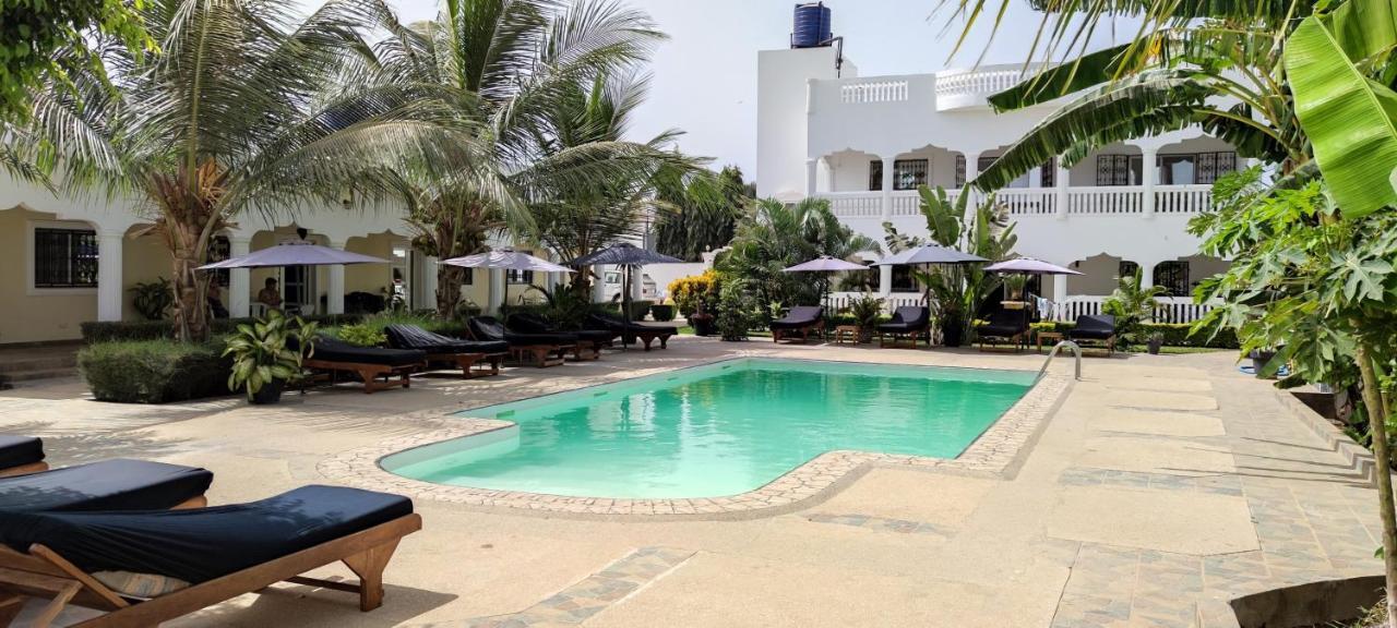 Dulaa Deema Residence Brufut Heights Tranquil ภายนอก รูปภาพ