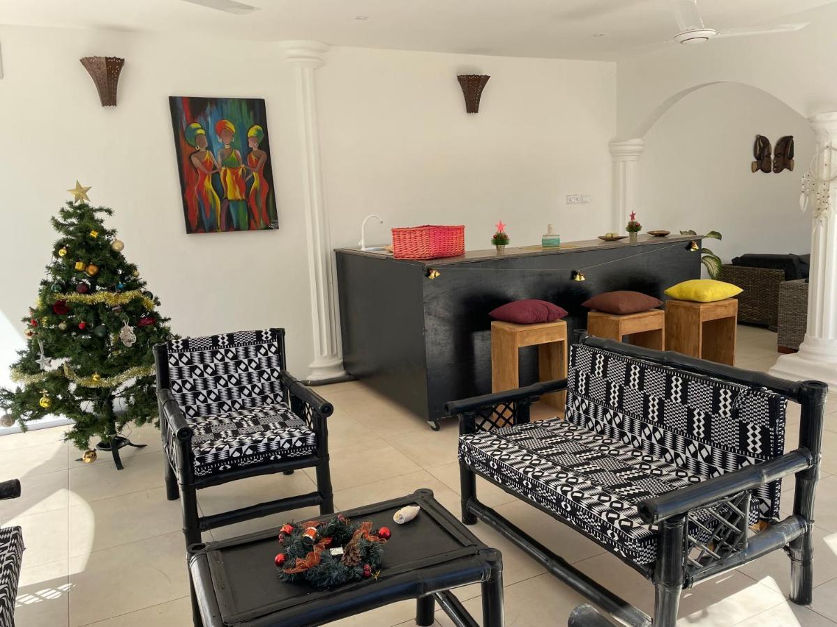 Dulaa Deema Residence Brufut Heights Tranquil ภายนอก รูปภาพ
