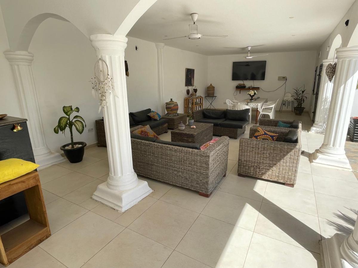 Dulaa Deema Residence Brufut Heights Tranquil ภายนอก รูปภาพ