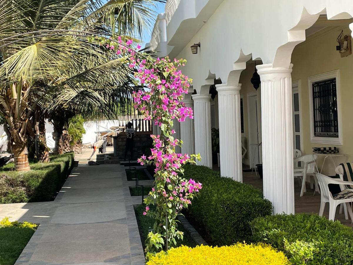 Dulaa Deema Residence Brufut Heights Tranquil ภายนอก รูปภาพ